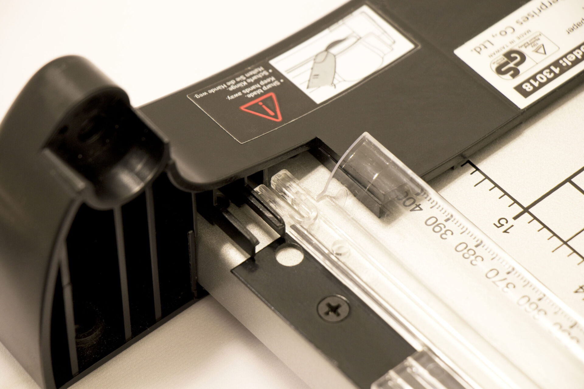 Replace the Paper Clamp on your Paper Trimmer UnitedOffice Now